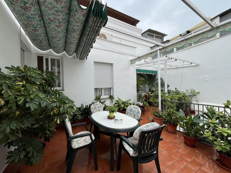 listing card gallery