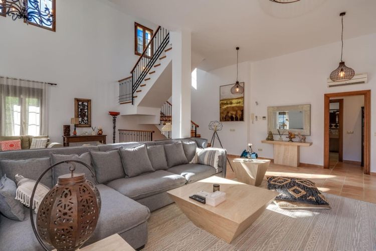 House | Resale in Benahavís in Benahavís Others, Costa del Sol - Photo 4