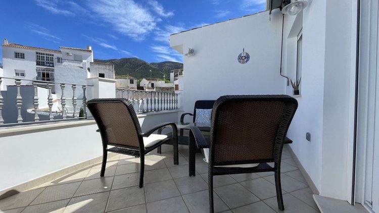 Townhouse in Alhaurín el Grande in Alhaurín el Grande, Valle de Guadalhorce, Costa del Sol - Photo 2