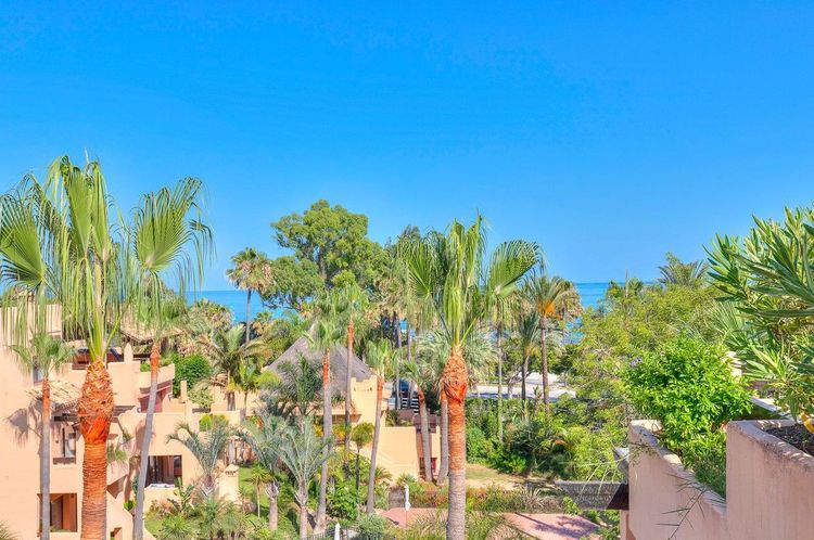 Penthouse | Resale in San Pedro de Alcántara in San Pedro de Alcántara Others, Costa del Sol - Photo 2
