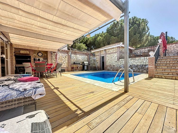 listing card gallery