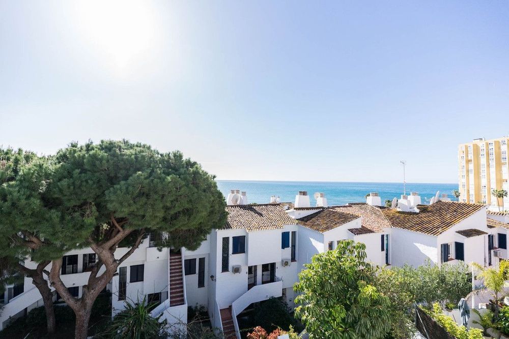 House | Resale in Calahonda in Calahonda, Costa del Sol - Main property photo