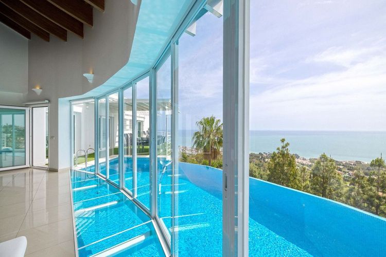 House | Resale in Benalmadena Costa in Benalmadena Costa, Costa del Sol - Photo 3