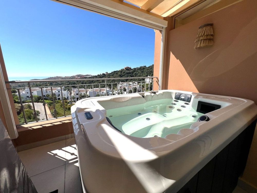 House | Resale in Ojén in Ojén, Costa del Sol - Main property photo