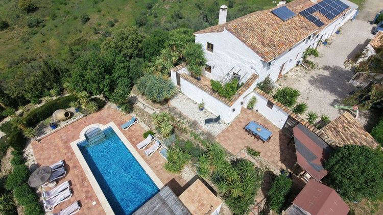 House | Resale in Casabermeja in Casabermeja, Costa del Sol - Photo 5