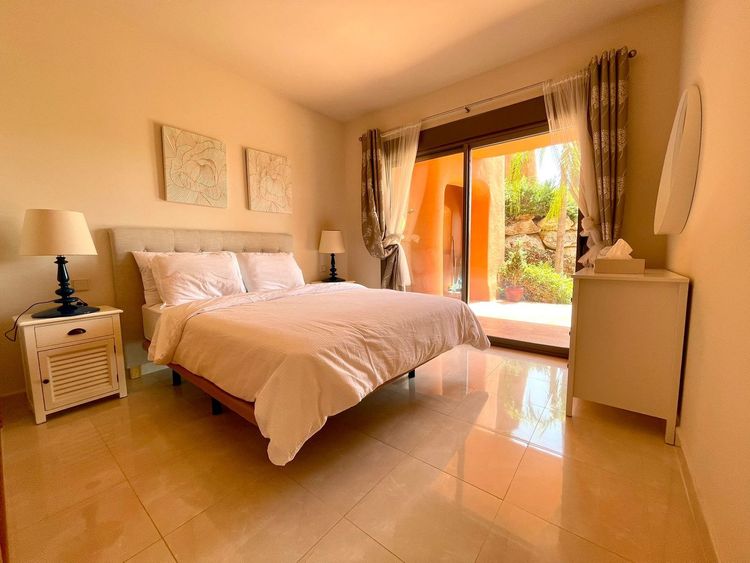 Apartment | Resale in New Golden Mile in New Golden Mile, Costa del Sol - Photo 4