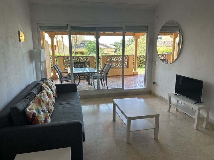 Apartment | Resale in Elviria in Elviria, Costa del Sol - Photo 5