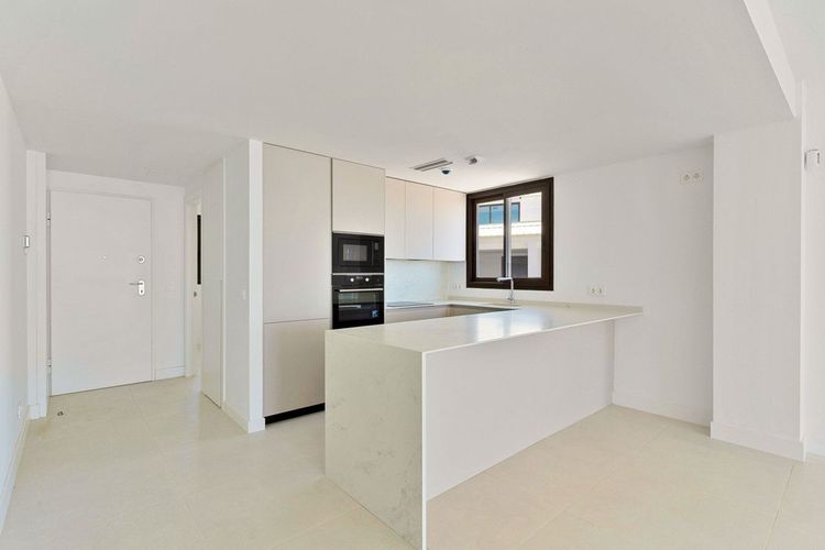 Apartment | Resale in Fuengirola in Fuengirola Others, Costa del Sol - Photo 5