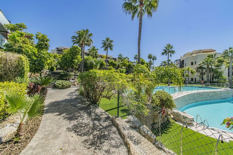 Apartment | Resale in Los Flamingos in Los Flamingos, Costa del Sol - Photo 4
