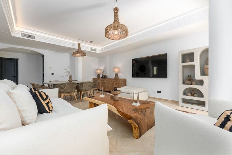Apartment | Resale in San Roque in San Roque, Costa del Sol - Photo 5
