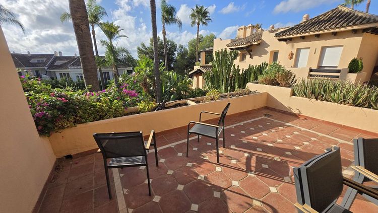 Apartment | Resale in The Golden Mile in The Golden Mile, Nagueles-Milla de Oro, Costa del Sol - Photo 2