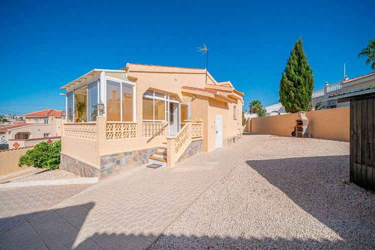 House | Resale in Ciudad Quesada in Ciudad Quesada, Costa Blanca - Photo 2