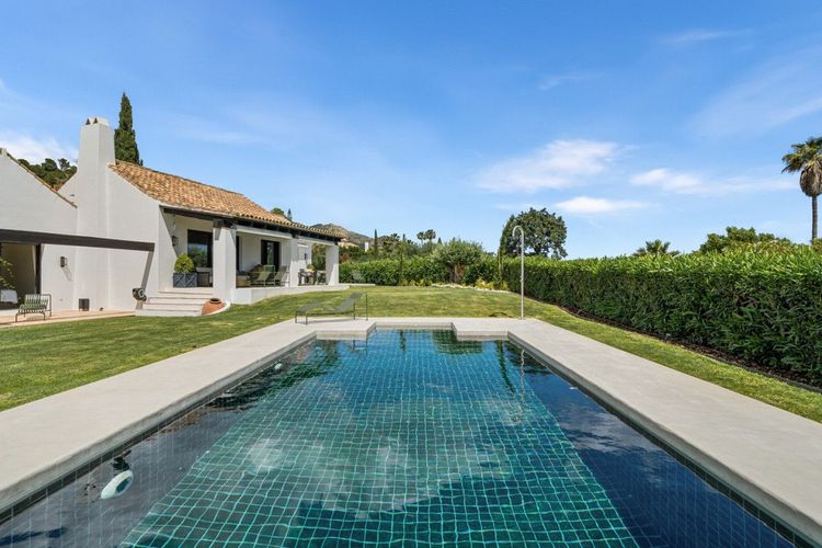 House | Resale in The Golden Mile in The Golden Mile, Costa del Sol - Photo 3