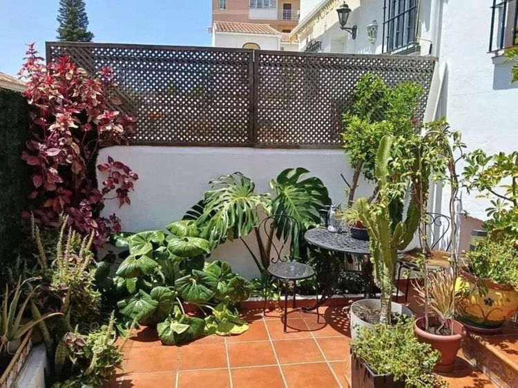 House | Resale in El Pinillo in El Pinillo, Costa del Sol - Photo 4
