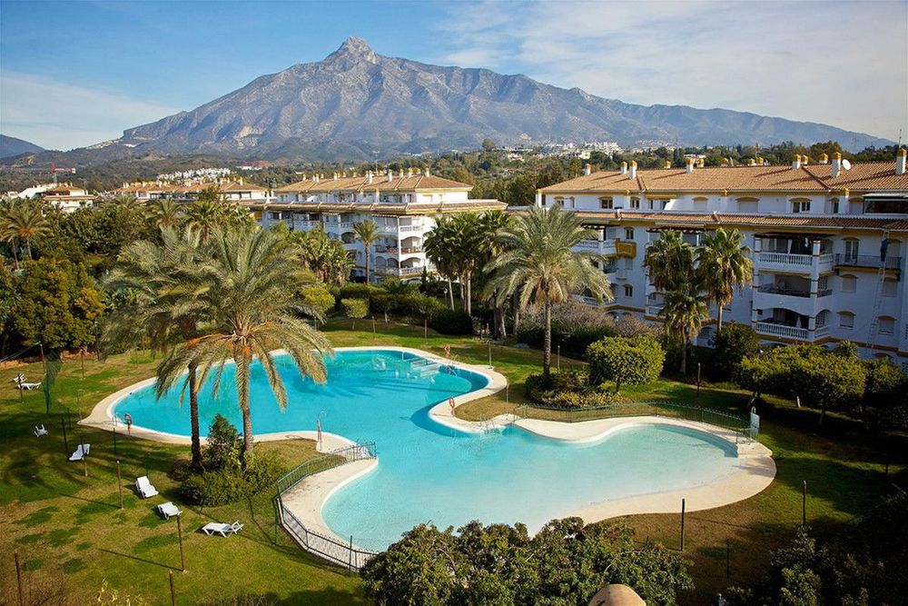 Penthouse | Resale in Nueva Andalucía in Nueva Andalucía Others, Costa del Sol - Main property photo