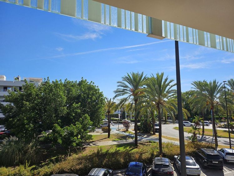 Apartment | Resale in San Pedro de Alcántara in San Pedro de Alcántara Others, San Pedro de Alcántara, Costa del Sol - Photo 2