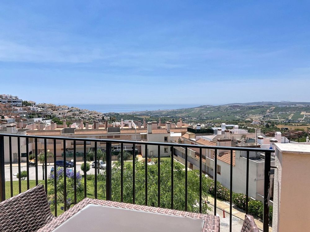 Penthouse | Resale in Doña Julia in Doña Julia, Costa del Sol - Main property photo