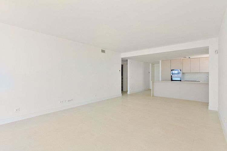 Apartment | Resale in Fuengirola in Fuengirola Others, Costa del Sol - Photo 2