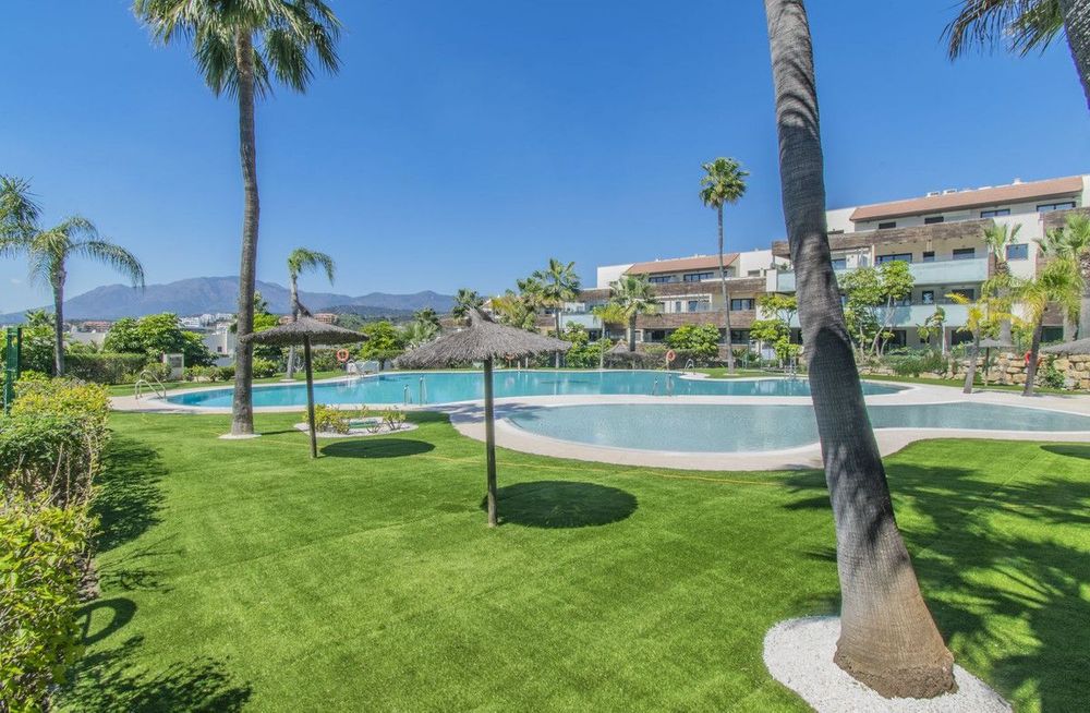 Apartment | Resale in Los Flamingos in Los Flamingos, Costa del Sol - Main property photo