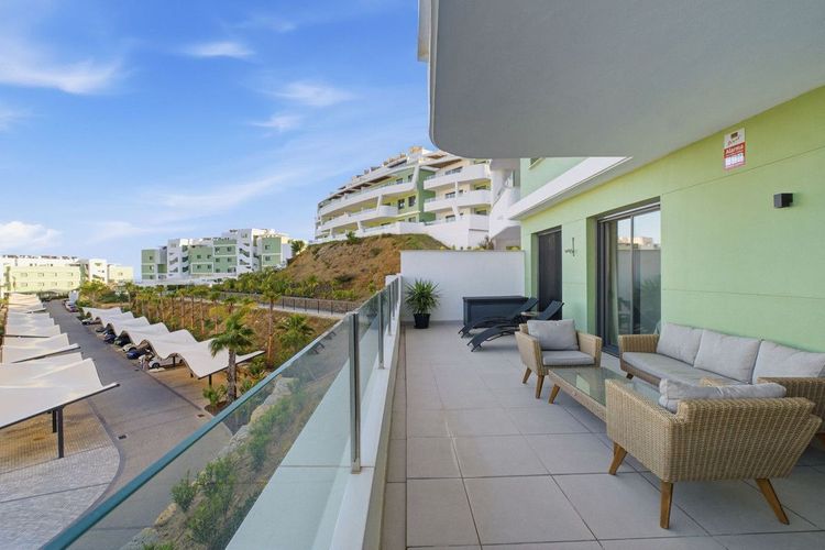 Apartment | Resale in Calanova Golf in Calanova Golf, Costa del Sol - Photo 3
