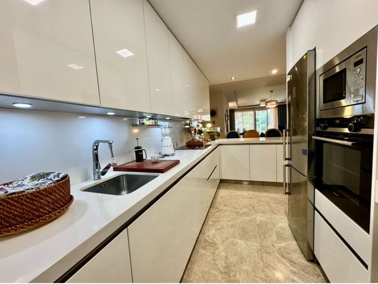 Apartment | Resale in Marbella in Marbella Others, Costa del Sol - Photo 3