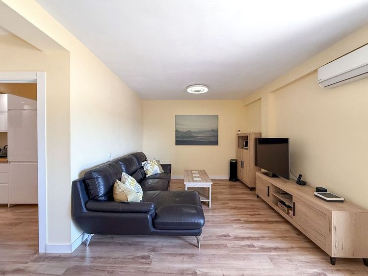 Apartment | Resale in Arroyo de la Miel in Arroyo de la Miel, Costa del Sol - Photo 3