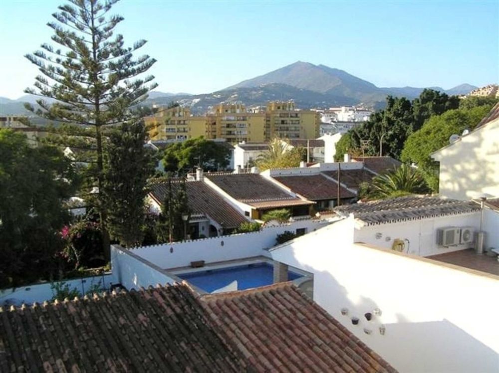 House | Resale in Nueva Andalucía in Nueva Andalucía, Costa del Sol - Main property photo