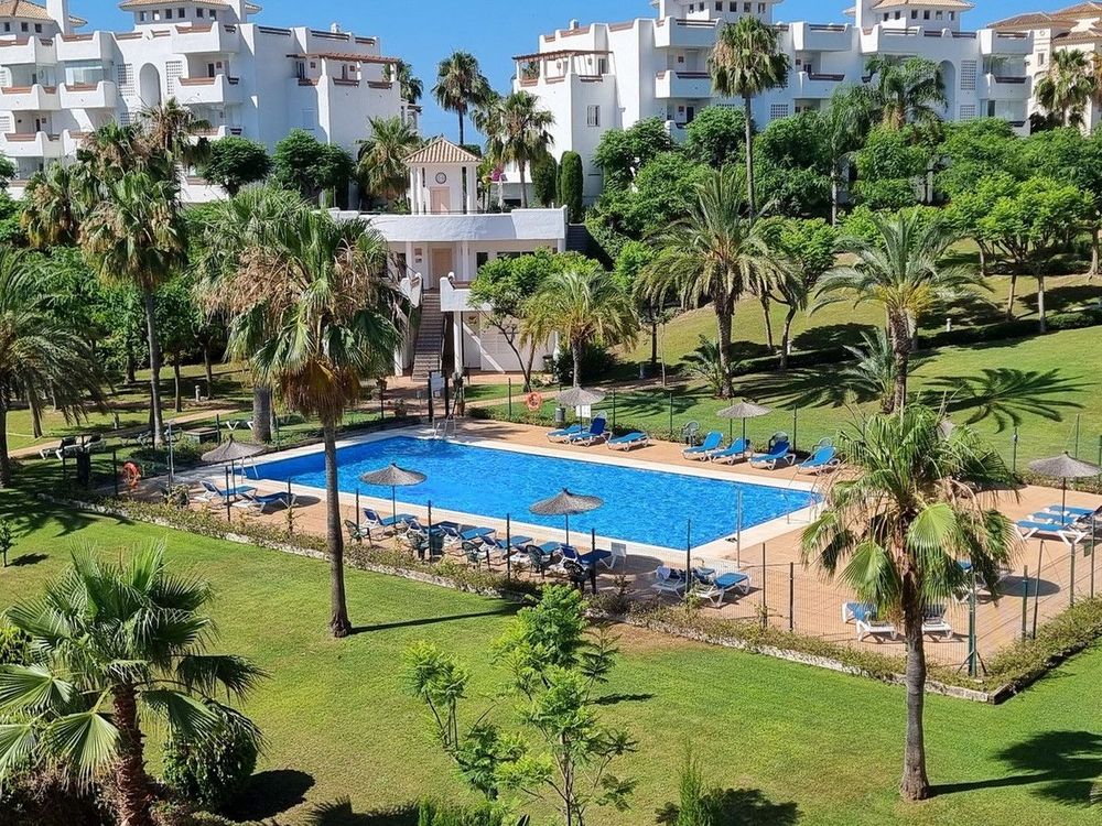 Apartment | Resale in Selwo in Selwo, Costa del Sol - Main property photo