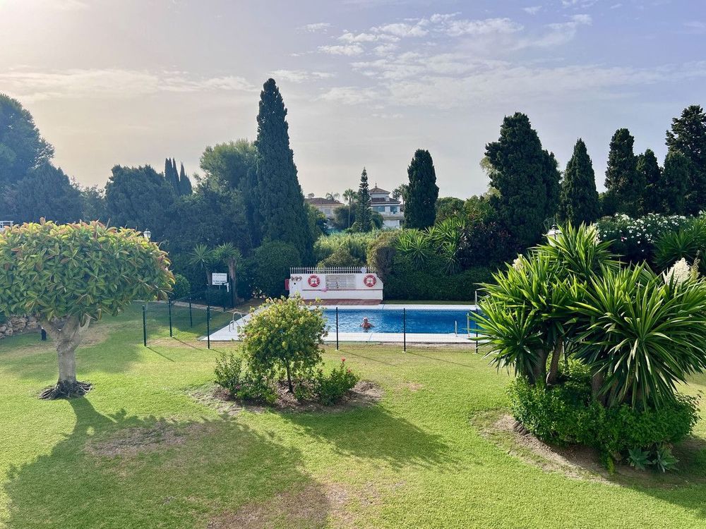 Penthouse | Resale in El Paraiso in El Paraiso, Costa del Sol - Main property photo
