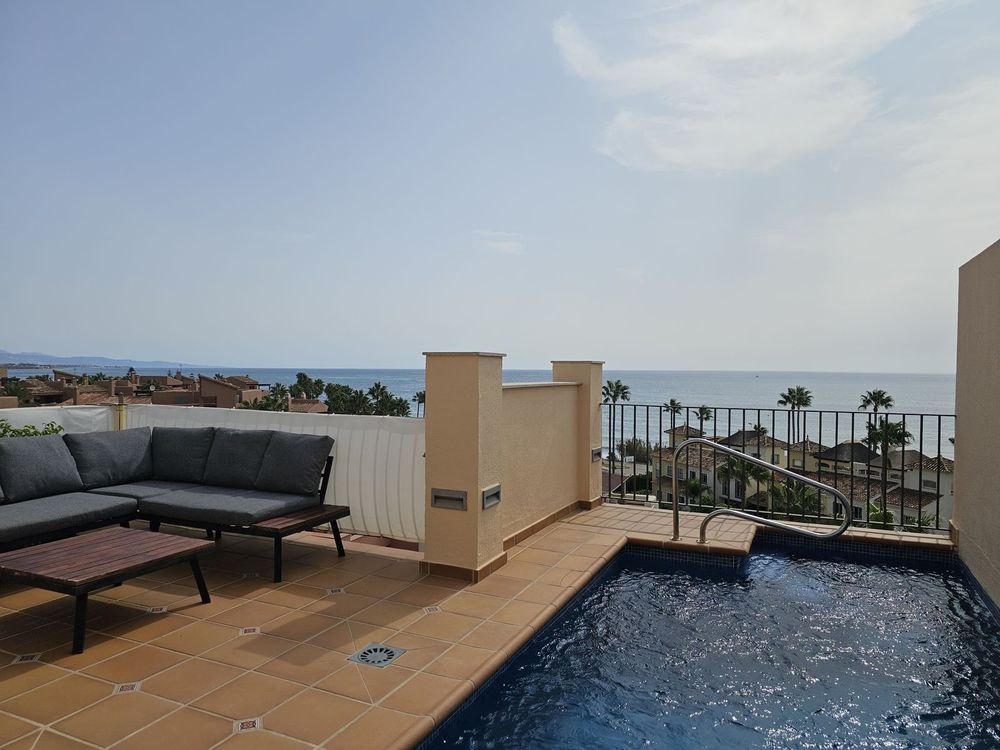 Apartment | Resale in New Golden Mile in New Golden Mile, Costa del Sol - Main property photo