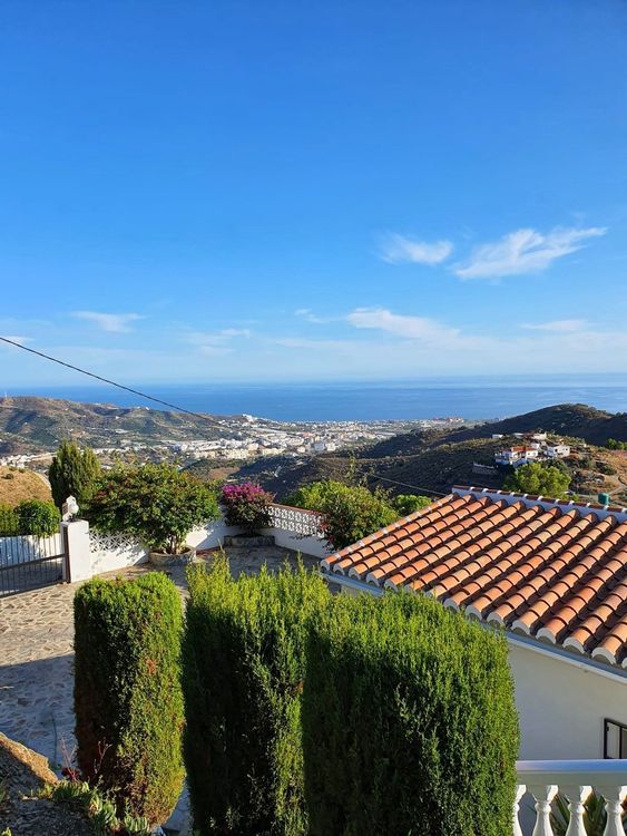 House | Resale in Torrox in Torrox, Costa del Sol - Photo 5