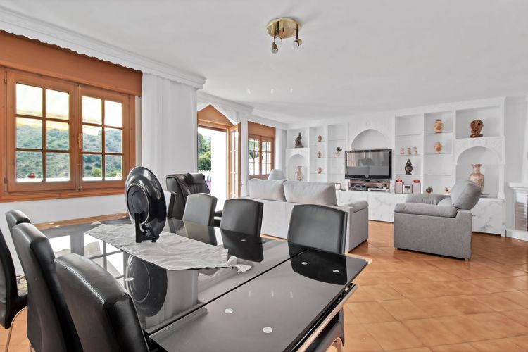 listing card gallery