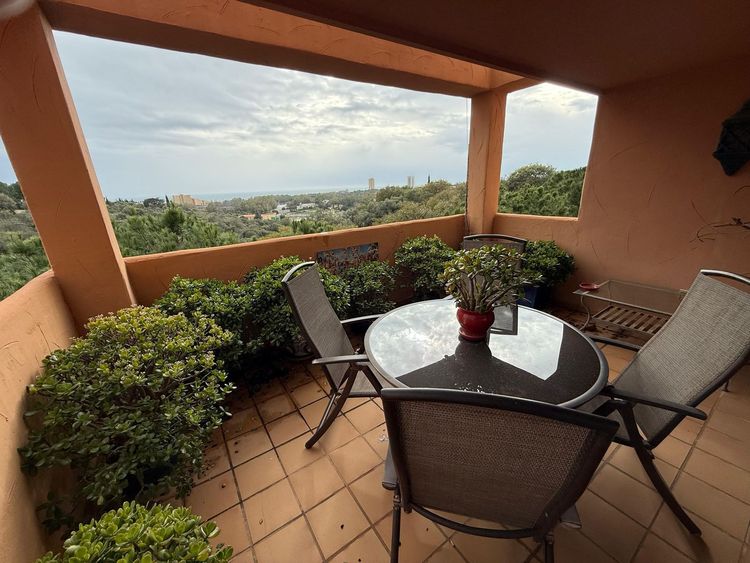 Apartment | Resale in Elviria - Development photo 1
