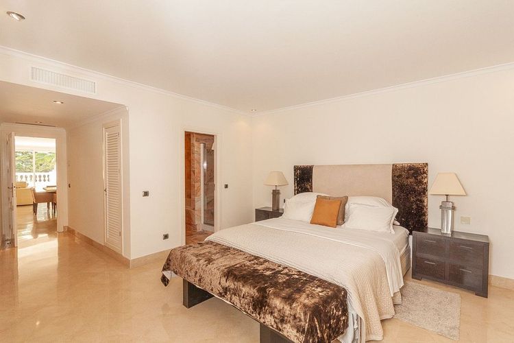 Apartment | Resale in Elviria in Elviria, Costa del Sol - Photo 5