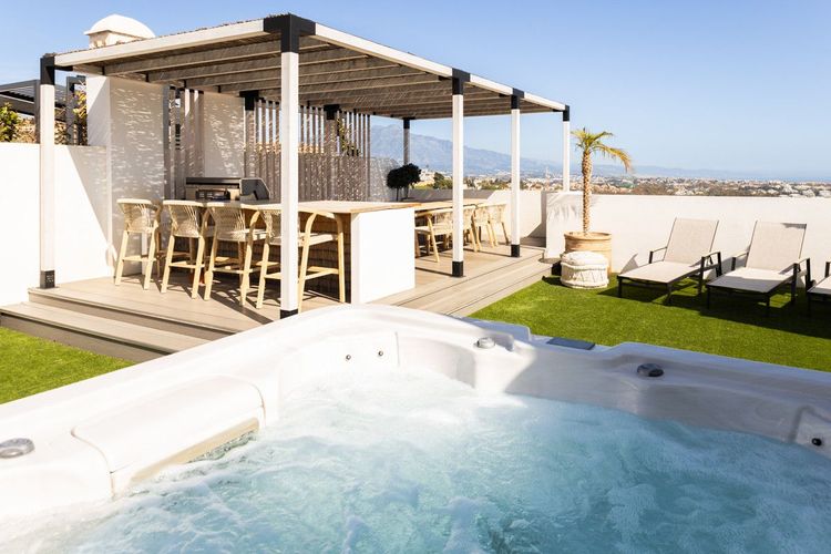 Penthouse | Resale in El Paraiso - Development photo 1