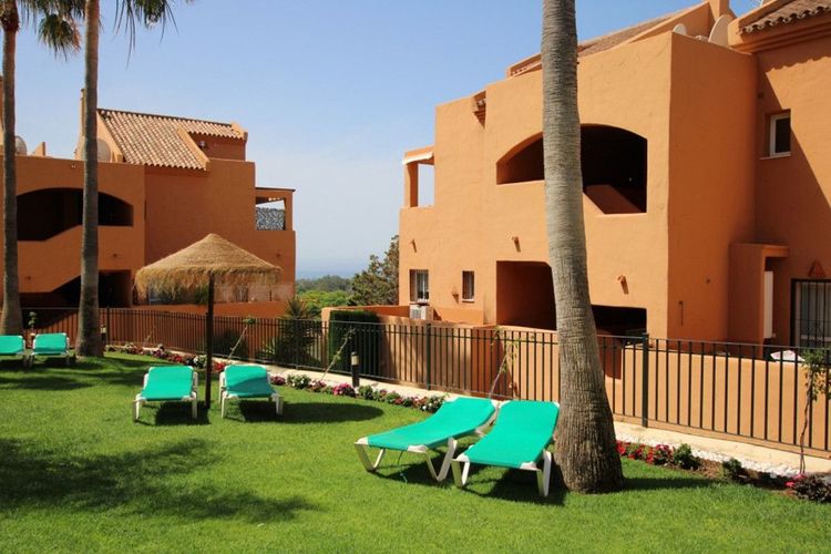Penthouse | Resale in Elviria in Elviria, Costa del Sol - Photo 4