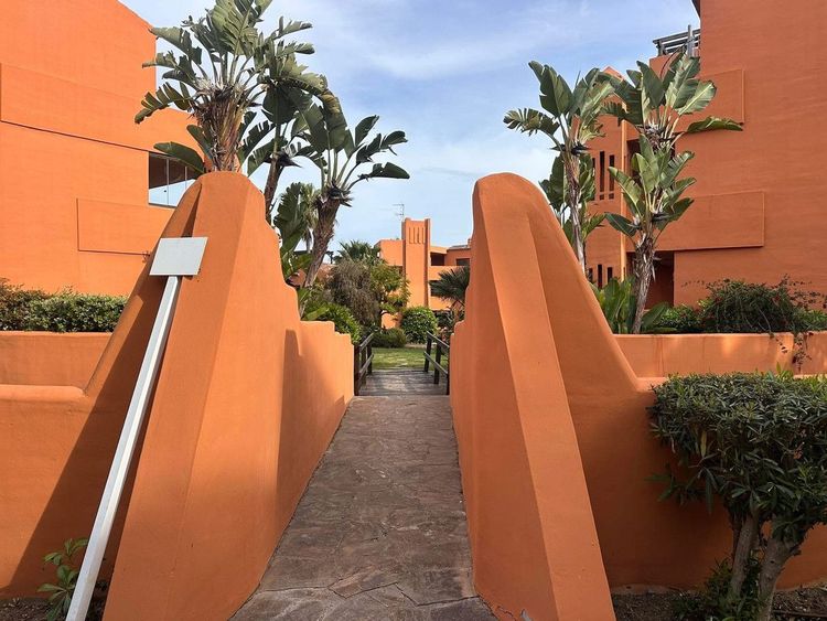 Apartment | Resale in Estepona in Estepona, Costa del Sol - Photo 2