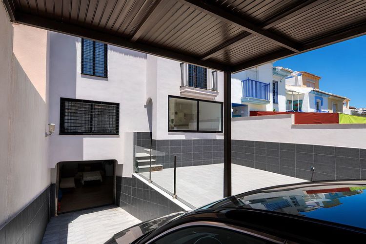 House | Resale in Mijas in Mijas Others, Costa del Sol - Photo 3