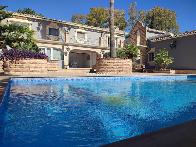 House | Resale in Benahavís in Benahavís Others, Costa del Sol - Photo 5