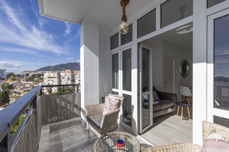 Apartment | Resale in Benalmadena Costa in Benalmadena Costa, Costa del Sol - Photo 4