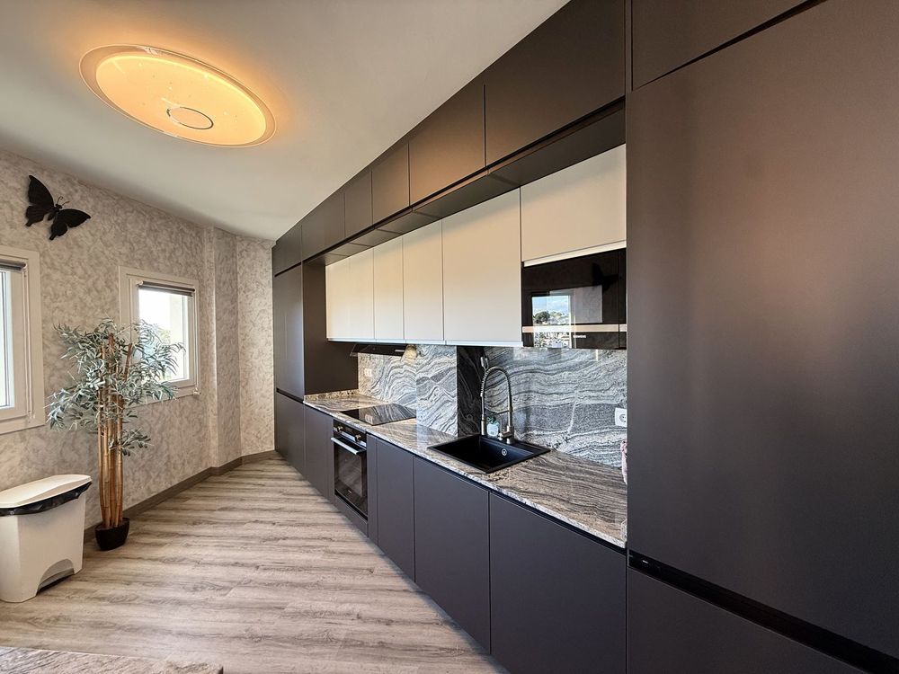 Apartment | Resale in Estepona in Estepona, Costa del Sol - Main property photo