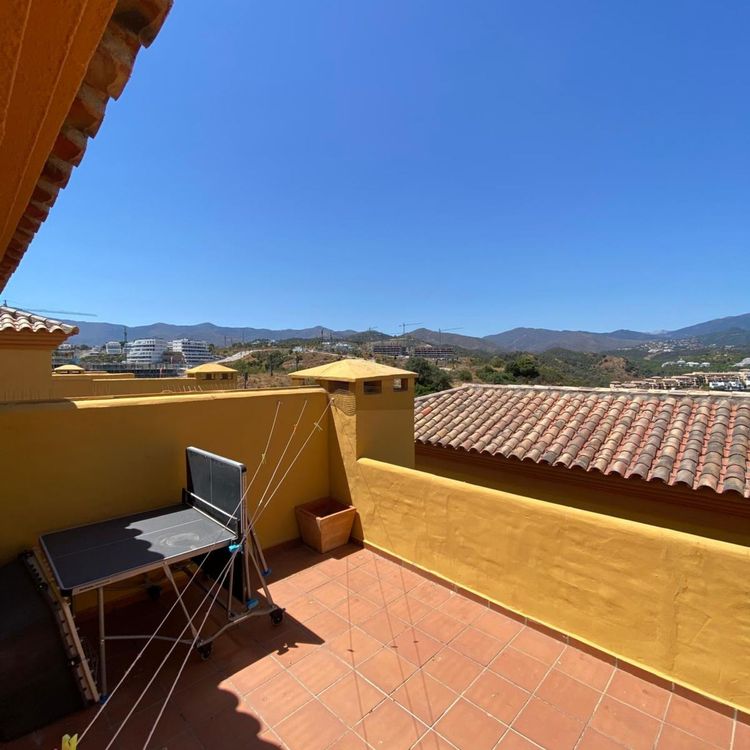 Apartment | Resale in Estepona in Estepona, Costa del Sol - Photo 3