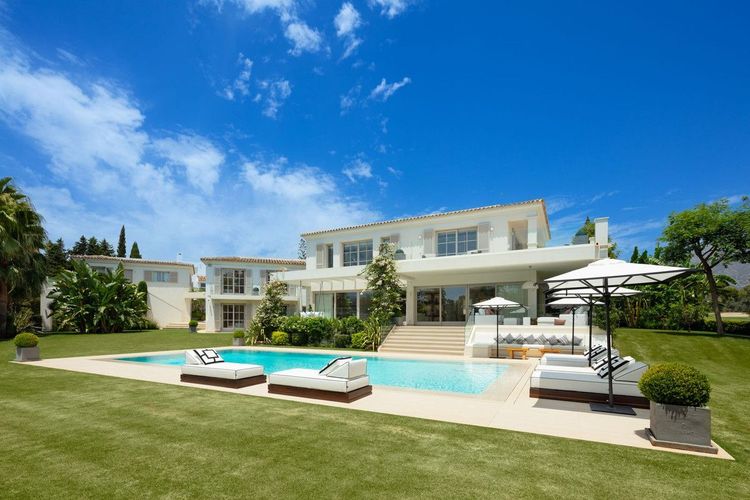 House | Resale in Aloha in Aloha, Costa del Sol - Photo 5