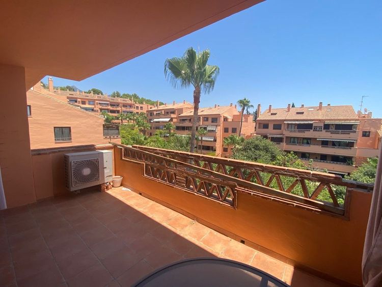 Apartment | Resale in The Golden Mile in The Golden Mile, Costa del Sol - Photo 4