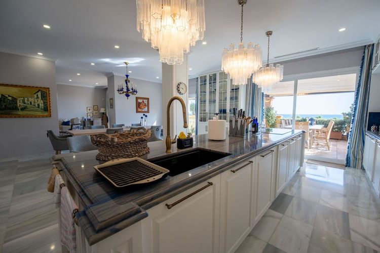 Apartment | Resale in Río Real in Río Real, Costa del Sol - Photo 5