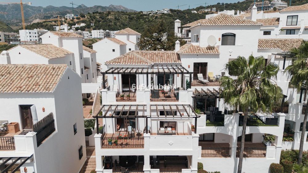 Apartment | Resale in Los Monteros in Los Monteros, Costa del Sol - Main property photo