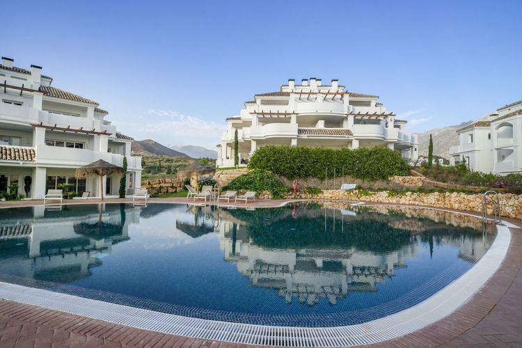 Apartment | Resale in Aloha - Development photo 1