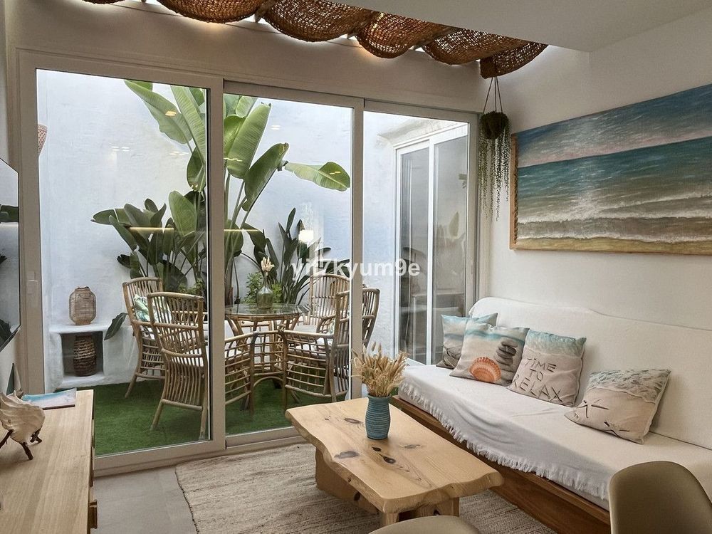 Apartment | Resale in Estepona in Estepona, Costa del Sol - Main property photo