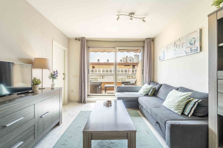 Apartment | Resale in Benalmadena Costa in Benalmadena Costa, Costa del Sol - Photo 2