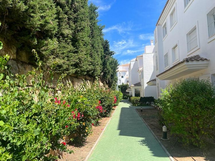 Apartment | Resale in Río Real in Río Real, Costa del Sol - Photo 5